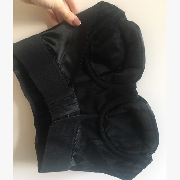SOLD Victoria’s Secret Black Corset - Picture 2 of 4
